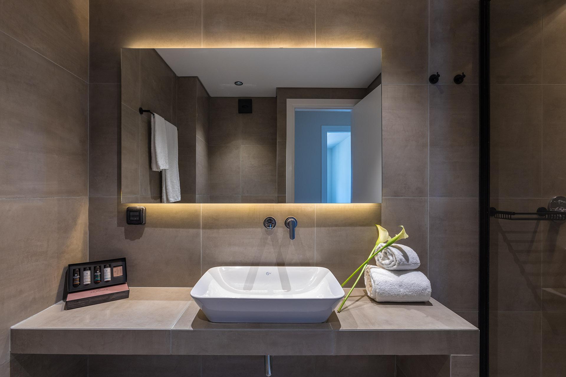 Klepsydra Urban Suites Атина Екстериор снимка