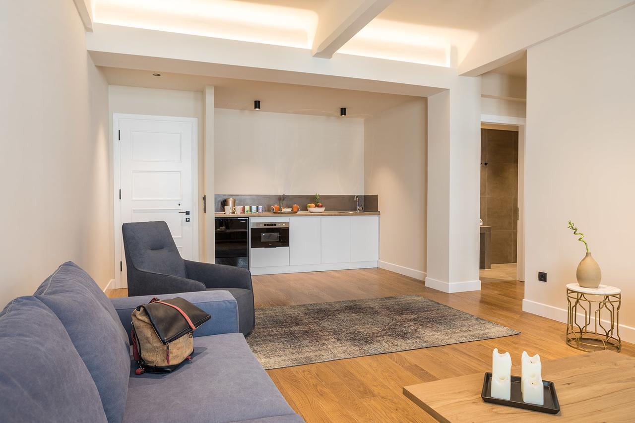 Klepsydra Urban Suites Атина Екстериор снимка