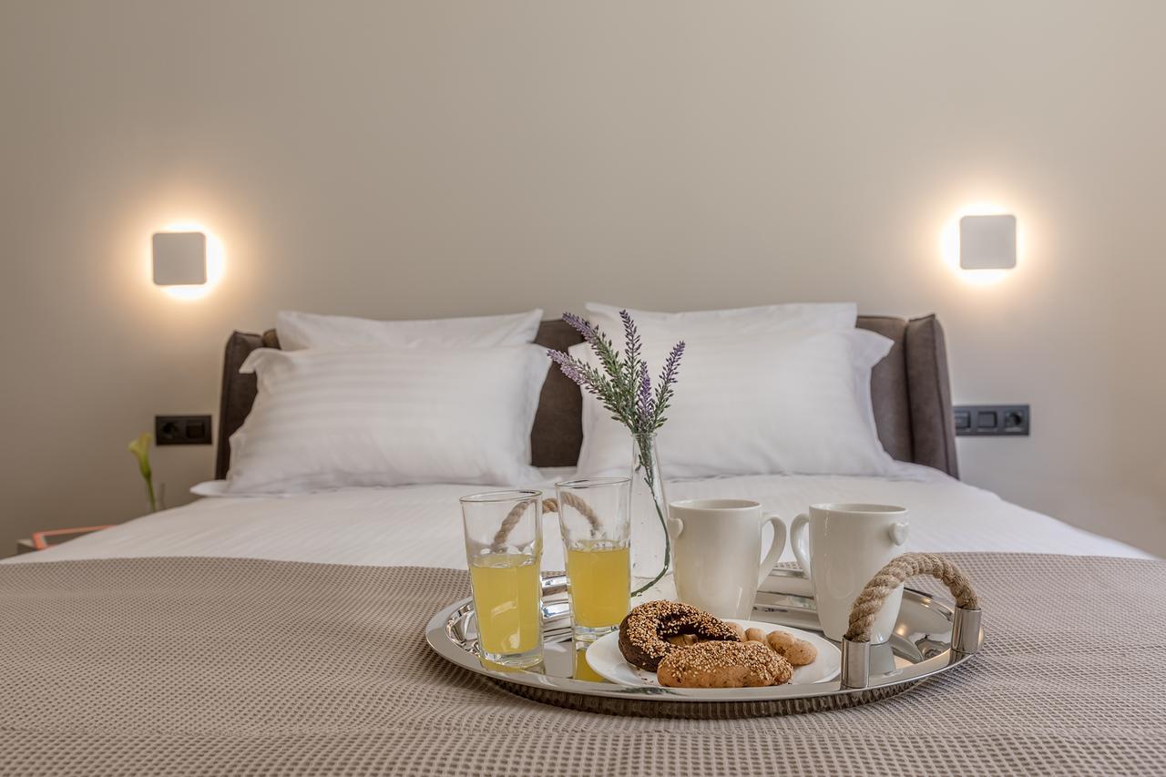 Klepsydra Urban Suites Атина Екстериор снимка