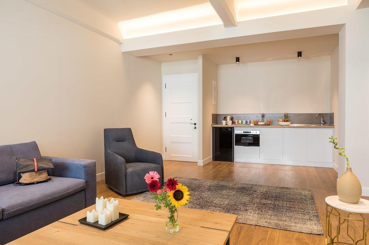 Klepsydra Urban Suites Атина Екстериор снимка