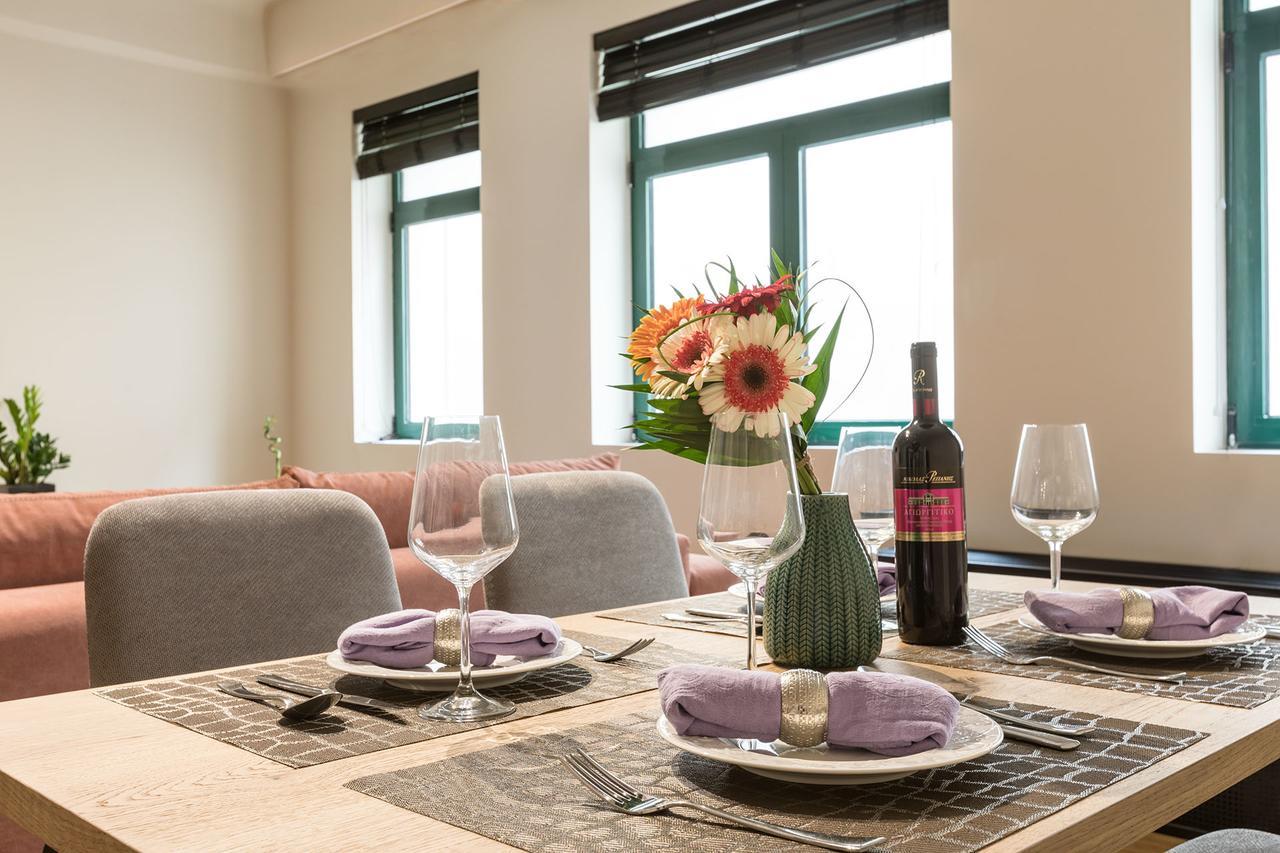 Klepsydra Urban Suites Атина Екстериор снимка